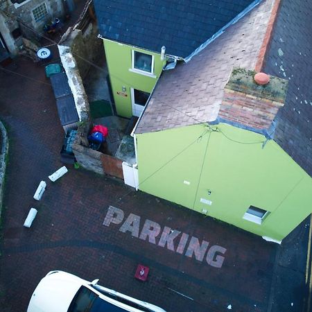 James John Hamilton House And Backpacker Hostel Fishguard Eksteriør bilde