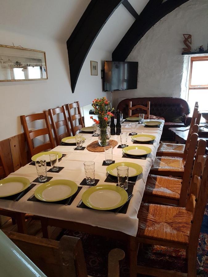 James John Hamilton House And Backpacker Hostel Fishguard Eksteriør bilde