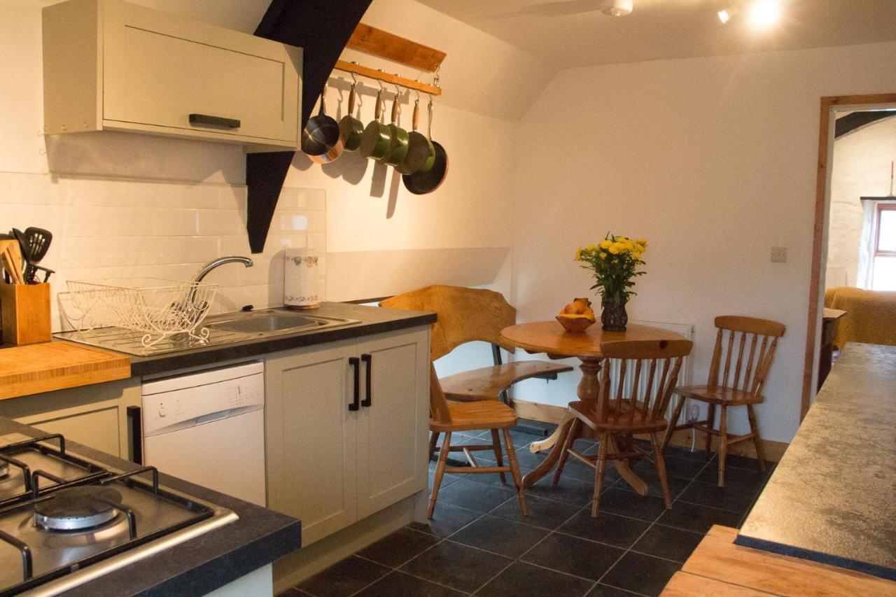 James John Hamilton House And Backpacker Hostel Fishguard Eksteriør bilde