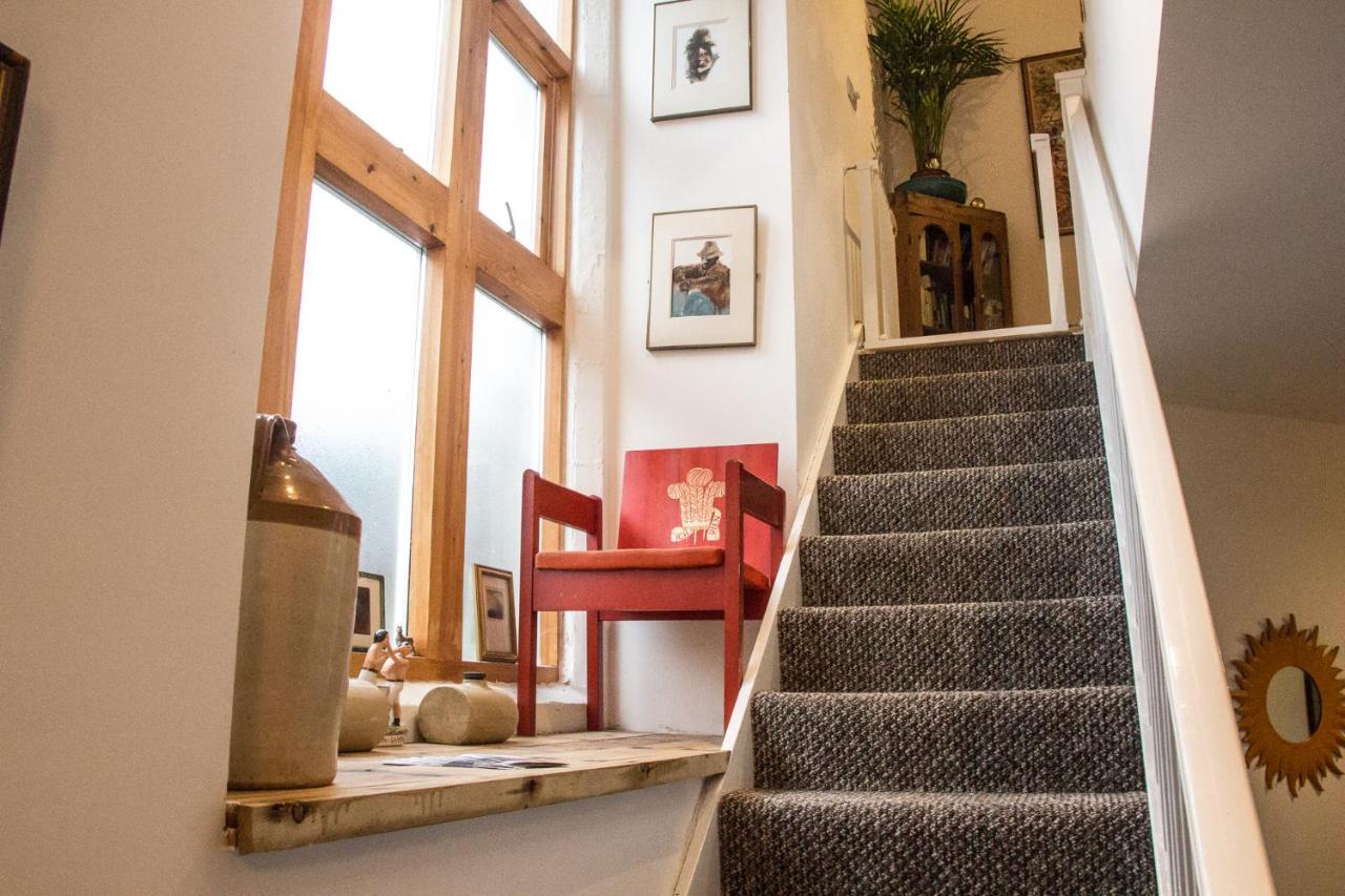 James John Hamilton House And Backpacker Hostel Fishguard Eksteriør bilde